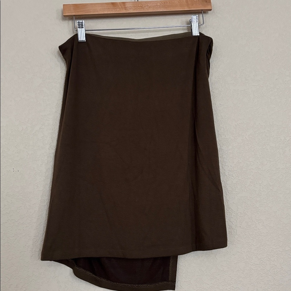 Vince Brown Gathered Mini Drape Skirt. 97% rayon 3% spandex. - Picture 4 of 4